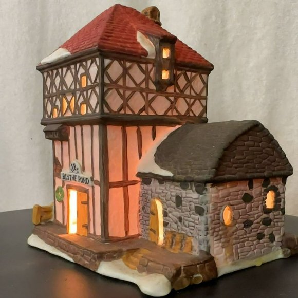 Dept 56 Blythe Pond Mill House (First Release) Dickens Village Building - 1986 - Picture 5 of 7